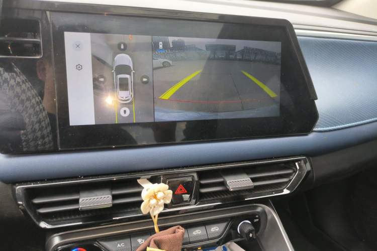 Used GAC Trumpchi GS3 2023 Shadow Speed 270T Enjoyment Edition Audio And AC Panel