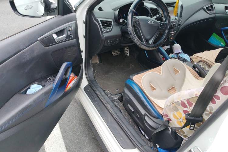 Used Hyundai Veloster 2015 1.6T Automatic Luxury Edition Driver Seat