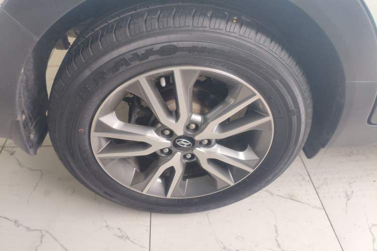 Used Hyundai ix25 2017 1.4T Automatic Smart Version
