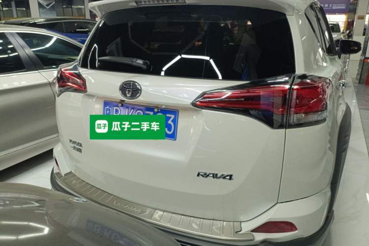 Used Toyota RAV4 2019 2.0L CVT Two-Wheel Drive Fashion X Limited Edition China V Standard