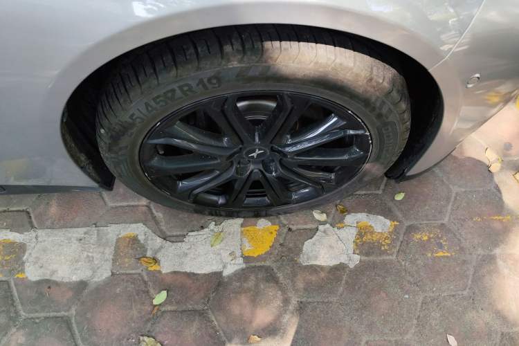 Used XPeng P7 2020 562E Performance Edition Right Front Wheel Hub