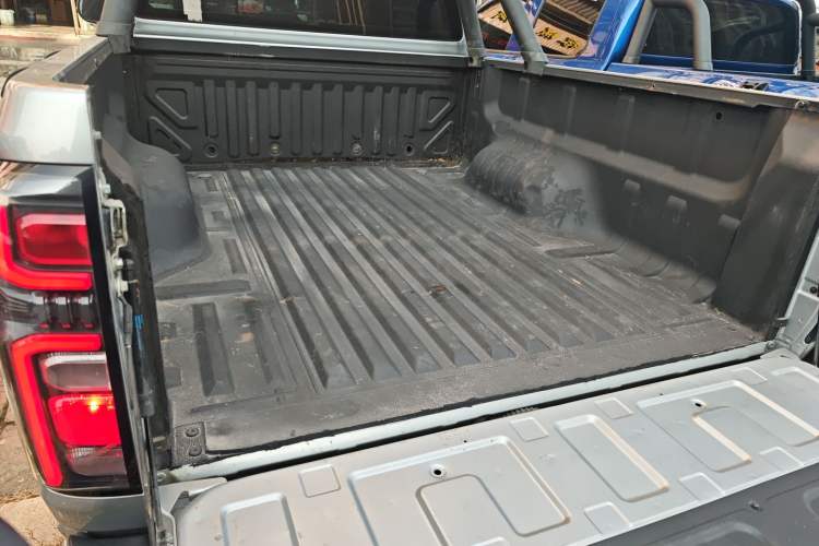 Used Great Wall Poer 2023 2.0T Commercial Version Automatic Diesel 4x4 Elite Long-Box GW4D20M
