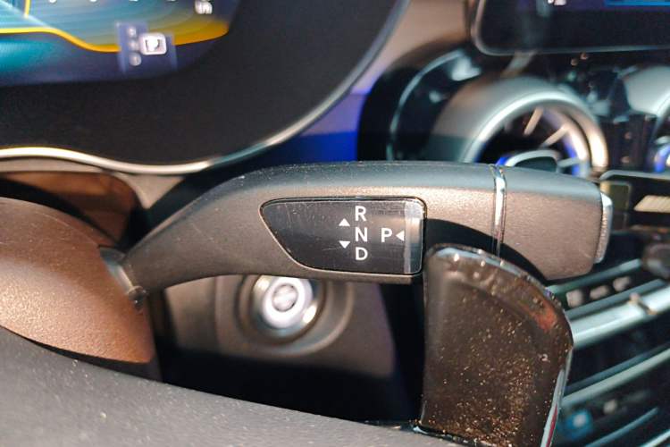 Used Mercedes-Benz GLC 2020 Facelifted GLC 260 L 4MATIC Dynamic Edition Gear Lever