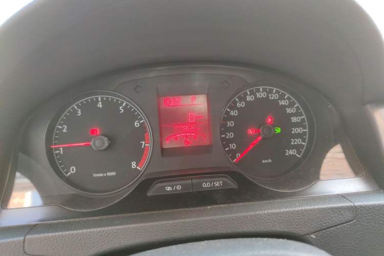 Used Volkswagen Santana 2015 1.6L Automatic Comfort Edition Instrument Cluster