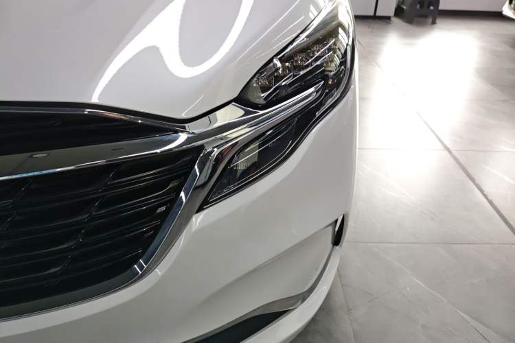 Used Buick GL8 2022 ES Landtrek 653T Luxury Edition