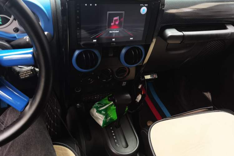 Used Jeep Wrangler 2010 3.8L Sahara two-door model