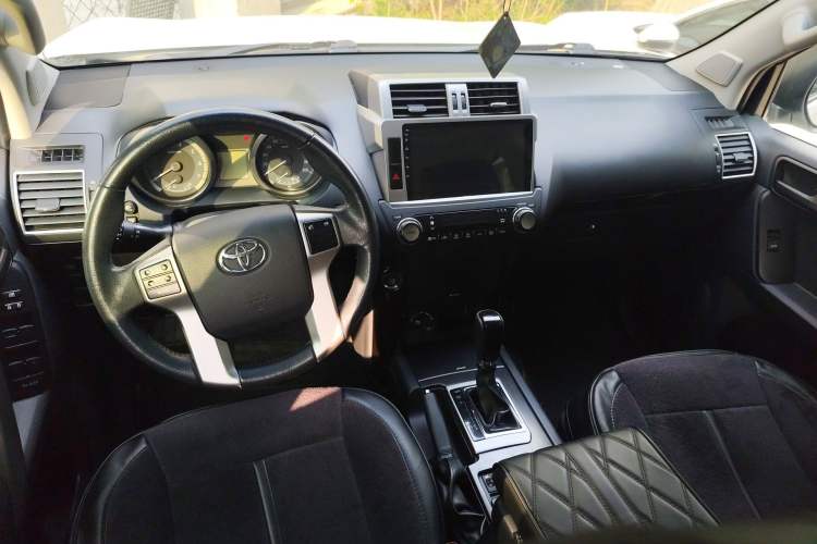 Used Toyota Prado 2016 2.7L Automatic Standard Edition Center Console