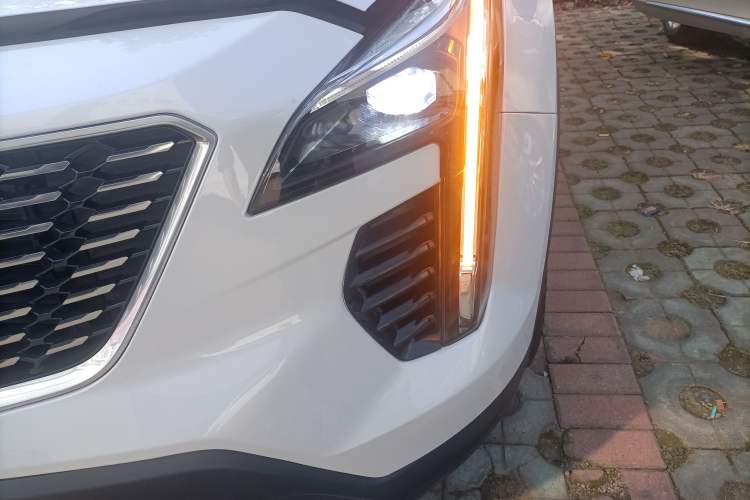 Used Cadillac XT4 2020 28T Two-Wheel-Drive Leading Version
