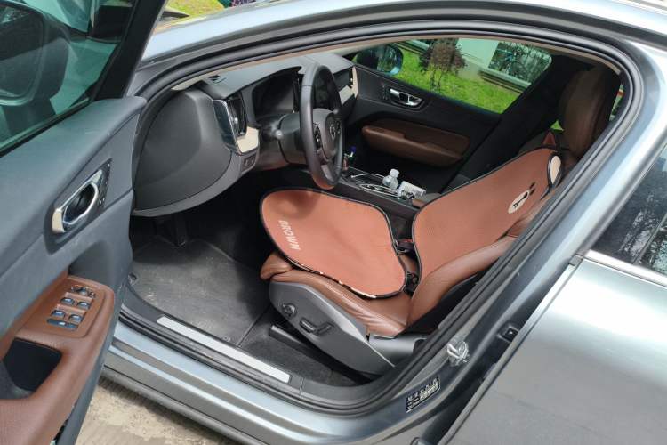 Used Volvo XC60 2019 T5 4x4 Zhiyuan Edition China VI Standard