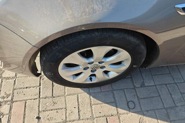 Used Buick Regal 2014 2.0L Leading Fashion Edition Exterior 7