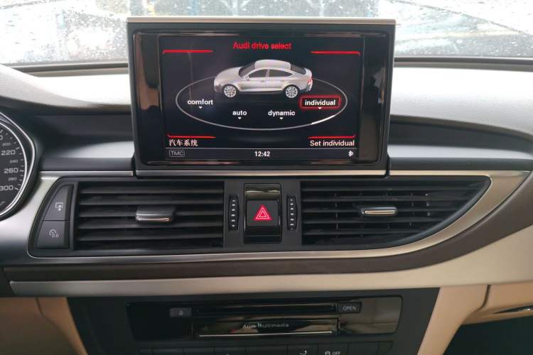 Used Audi A7 2012 2.8FSI quattro Ambition model Audio And AC Panel