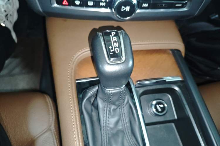 Used Volvo S90 2020 T5 Zhiyi Luxury Edition