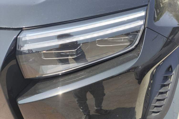 Used Formula Leopard Titanium 3 2025 501KM All-Wheel Drive Intelligent Driving Ultra Version Left Front Headlight