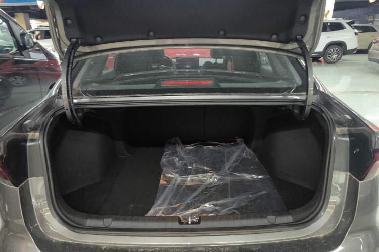 Used Geely Auto Emgrand 2025 4th Generation 1.5L CVT Luxury Version
