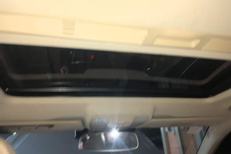 Used Mercedes-Benz E-Class 2013 E 260 L CGI Elegant Model Headliner