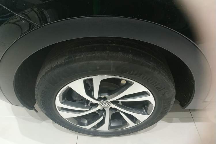 Used Buick Envision 2023 Encore S 552T Two-Wheel Drive Luxury Model
