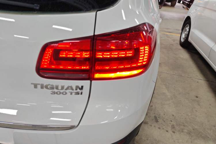 Used Volkswagen Tiguan 2016 300TSI Automatic Two-Wheel Drive Luxury Edition Right Rear Taillight