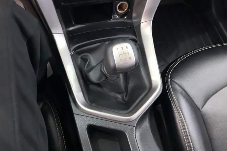 Used Venucia T70 2016 1.6L Manual Ruixing Edition Gear Lever