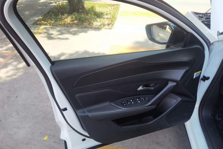 Used Peugeot 408X 2023 Gravity Edition
