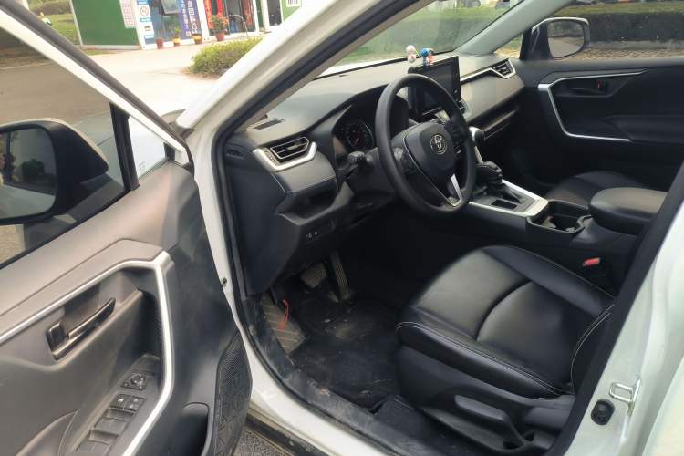 Used Toyota RAV4 2021 2.0L CVT Two-Wheel Drive Urban Edition
