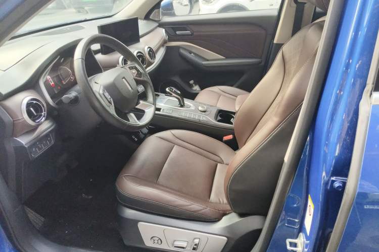 Used Wey VV6 2020 2.0T Two-Wheel Drive Smart Protection+