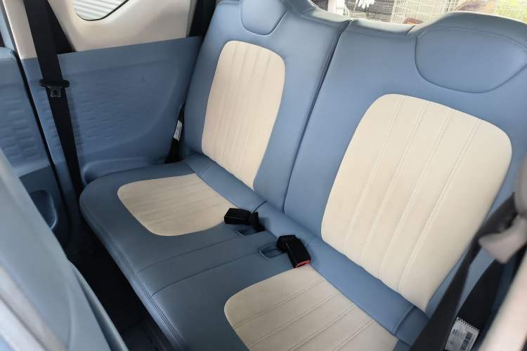 Used Wuling Hongguang MINIEV 2022 Zizai Version Lithium Iron Phosphate Left Rear Seat