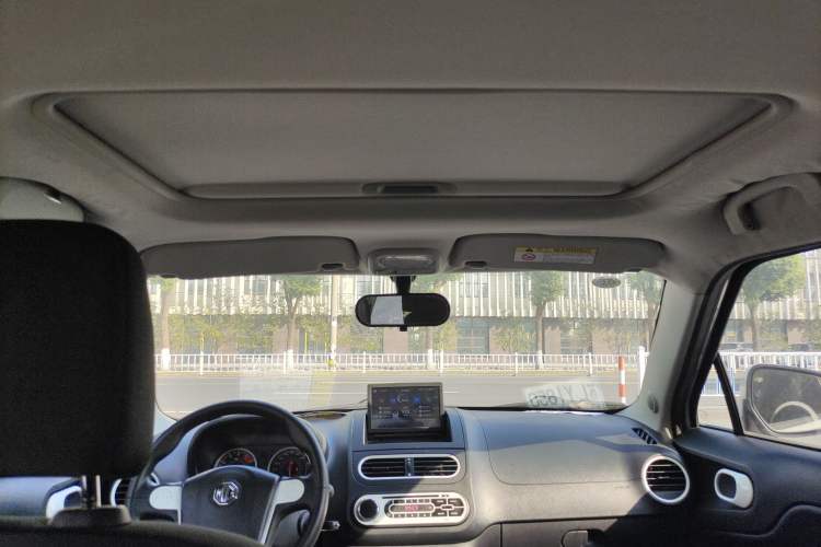 Used MG 3SW 2015 1.5L AMT Elite Model
