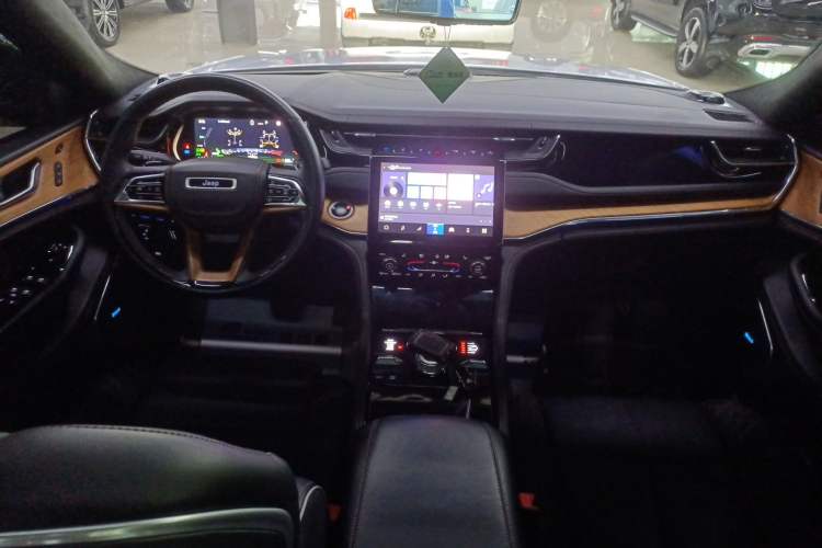 Used Jeep Grand Cherokee New Energy 2023 4xe Summit Edition Center Console