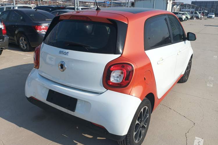 Used smart forfour 2016 1.0L 52 kW Passion Edition
