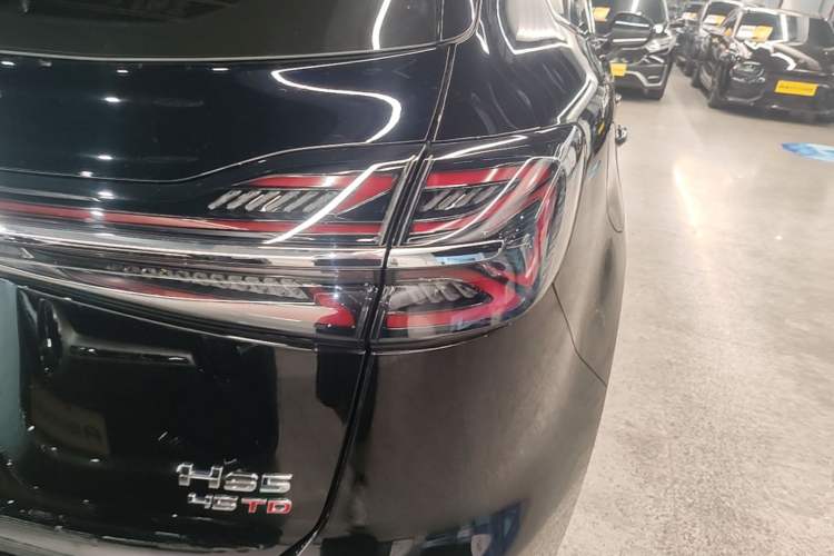 Used Hongqi HS5 2025 2.0T Two-Wheel Drive Flagship Pro Edition