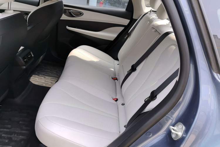 Used BYD Seal 05 DM-i 2025 DM-i Intelligent Drive 120KM Flagship Model Left Rear Seat