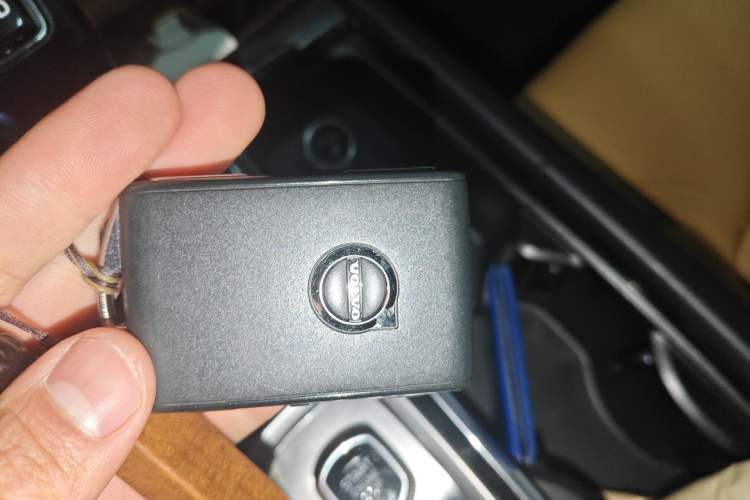 Used Volvo V90 2017 Cross Country T5 AWD Smart Range Edition