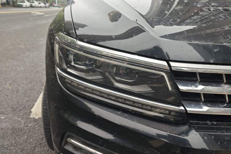 Used Volkswagen Tiguan L 2017 330TSI Automatic Two-Wheel Drive Flagship Edition Right Front Headlight