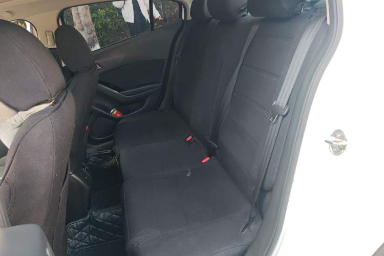 Used Mazda 3 Axela 2017 Sedan 1.5L Automatic Luxury Model Emission Standard China V Left Rear Seat