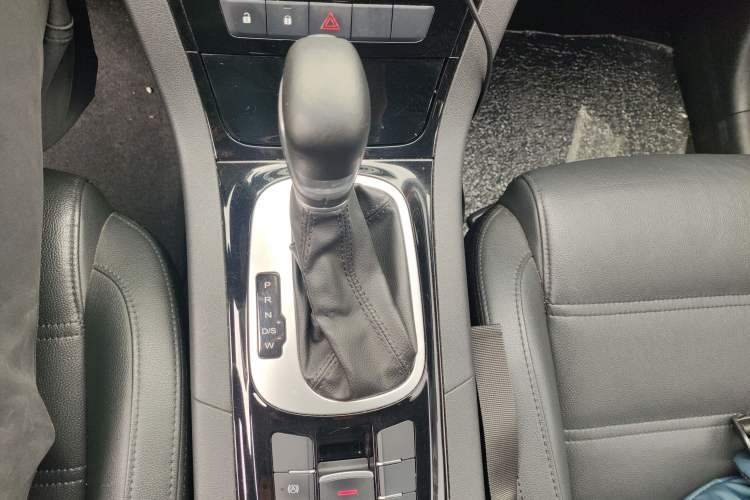 Used MG GS 2016 1.5TGI TST Luxury Edition Gear Lever