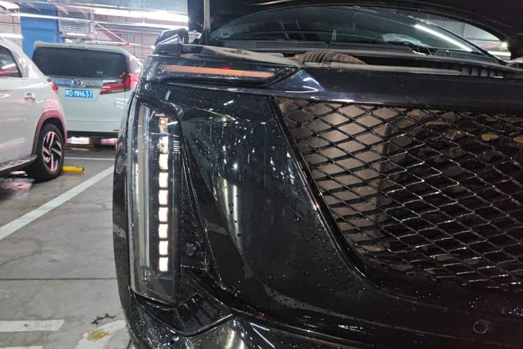 Used Cadillac XT5 2025 2.0T Prestige Version Right Front Headlight