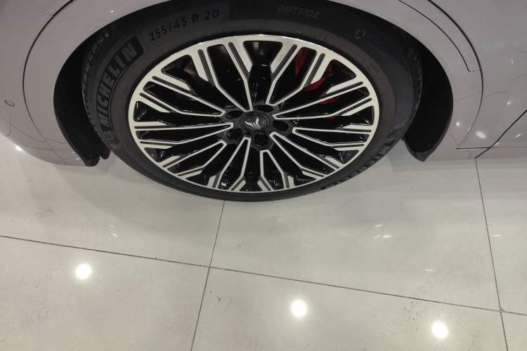 Used VOYAH FREE 2025 Model FREE+ Four-Wheel-Drive Qiankun Edition