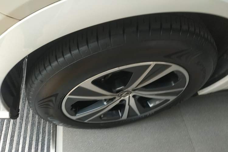 Used Lexus RX 2023 350h Two-Wheel Drive Comfort Edition Left Front Wheel Hub