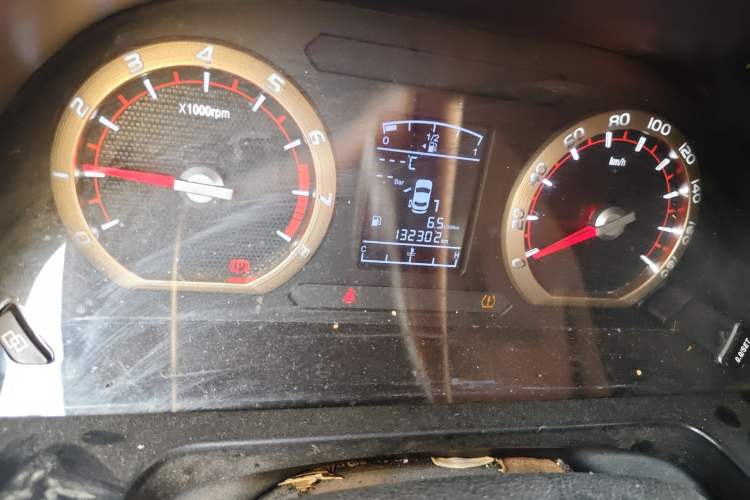 Used FORTHING Lingzhi 2022 Entry-Level M5L 1.6L Comfort Version 7 Seats