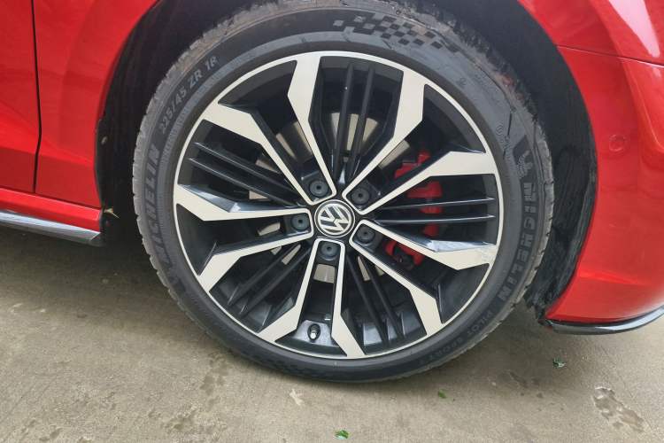 Used Volkswagen Lamando 2017 2.0T GTS Right Front Wheel Hub