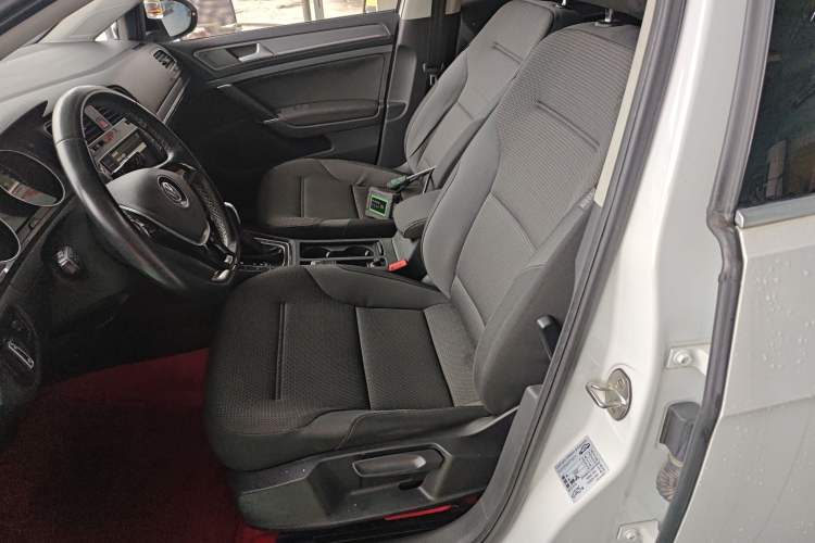 Used Volkswagen Golf 2017 230TSI Automatic Comfort Edition – Celebrating Milestone of One Million Units