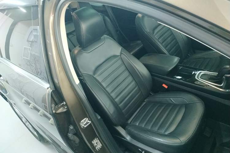 Used Ford Edge 2018 EcoBoost 245 Two-Wheel-Drive Titanium 7-Seater China V Standard