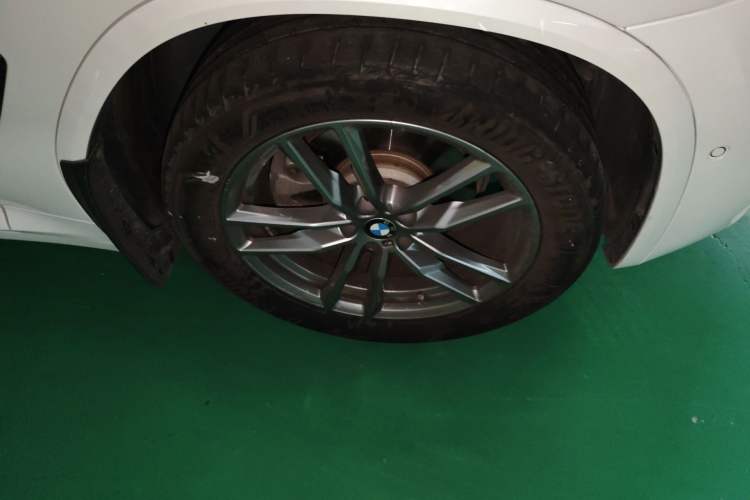Used BMW X3 2020 xDrive25i M Sport Package Right Front Wheel Hub