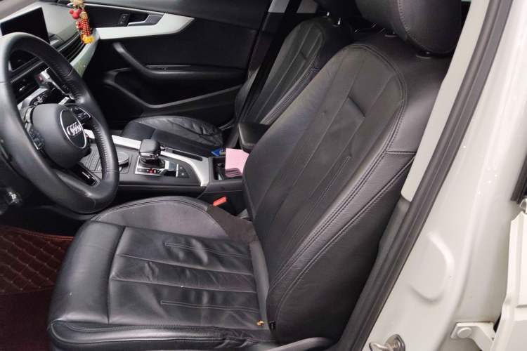 Used Audi A4L 2019 40 TFSI Fashion Edition China VI Emission Standard Left Front Seat