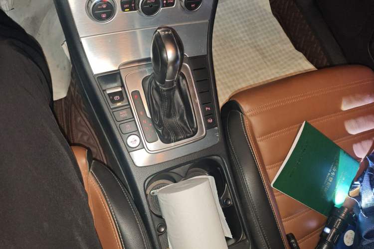 Used Volkswagen FAW-Volkswagen CC 2013 2.0 TSI Luxury Model Gear Lever