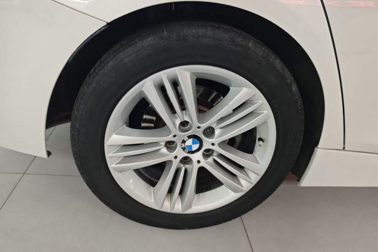 Used BMW 3 Series 2016 320Li Ambition Model Exterior 5