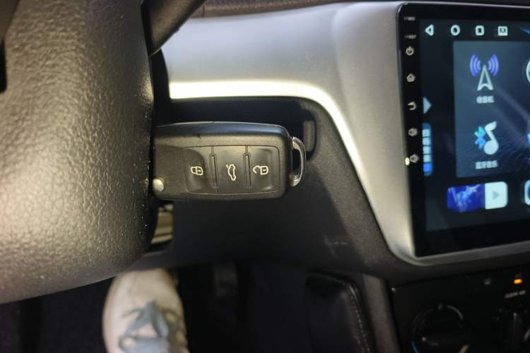 Used Volkswagen Gran Lavida 2015 1.6L Automatic Fashion Edition Vehicle Key