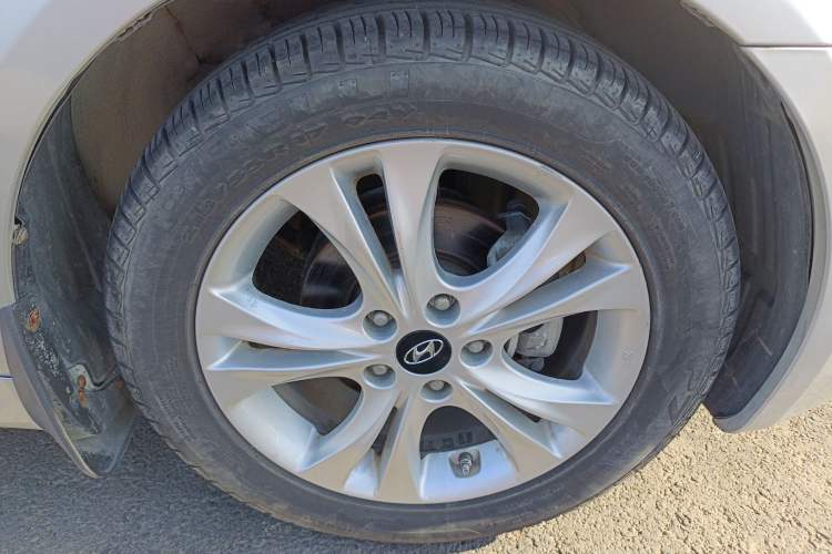 Used Hyundai Sonata 2011 2.0L Automatic Luxury Edition
