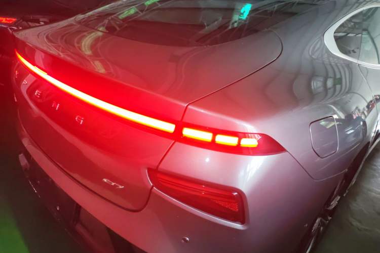 Used XPeng P7 2020 670E Exterior 3