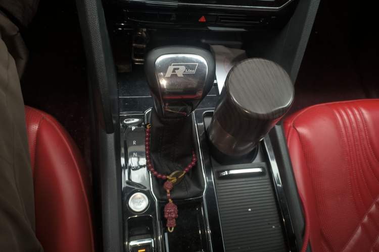 Used Volkswagen Teramont X 2020 330TSI Two-Wheel-Drive Luxury Edition Gear Lever